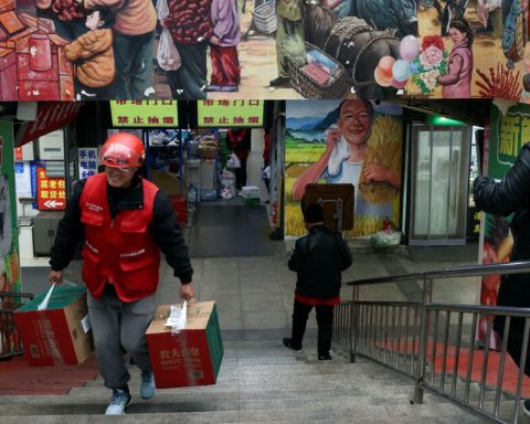 China registers its worst growth data in more than a year