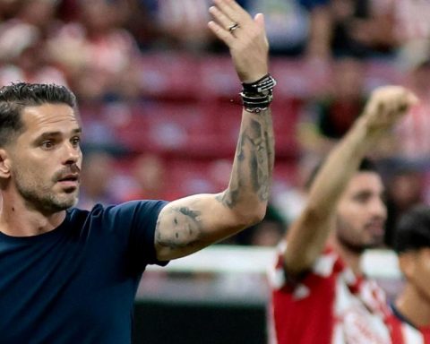 Chivas makes official the departure of Fernando Gago who will be coach of Boca Juniors