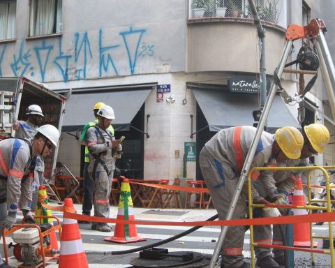 Civil Defense-SP will see electrical work on site during rain