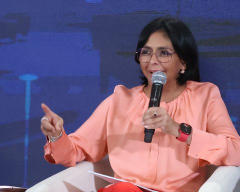 Delcy Rodríguez says that Maduro reserves "surprises" for older adults