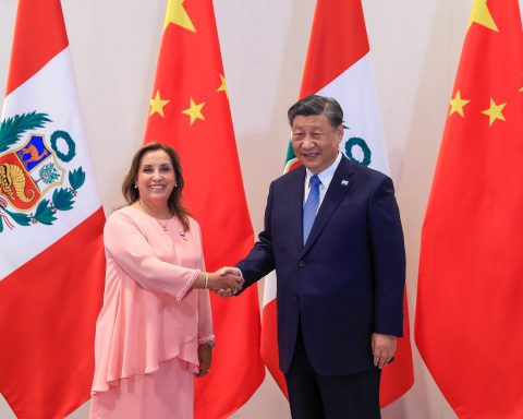 Dina Boluarte y Xi Jinping