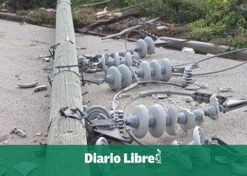 Edesur: Power line poles knocked down by tornado