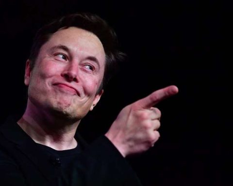 Elon Musk worked illegally in the US at the beginning of his career, according to The Washington Post