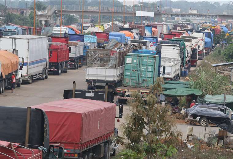 Evista blockade becomes radicalized in Cochabamba; Police intervene in La Paz and Oruro