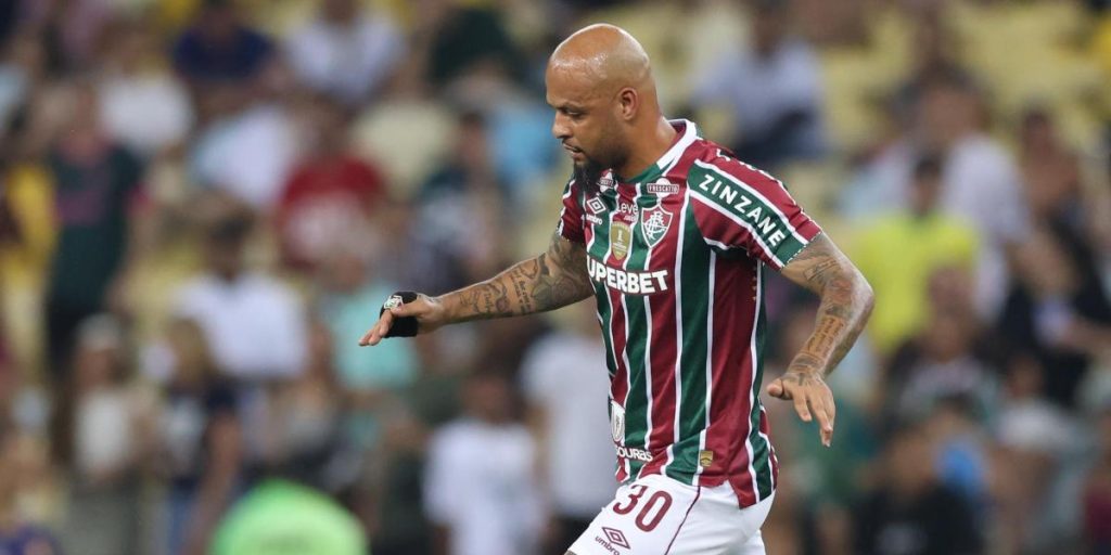 Felipe Melo (41) says 'up to here'