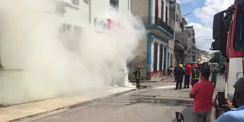 Incendio en la sede de la 'Gaceta de la República de Cuba' este viernes