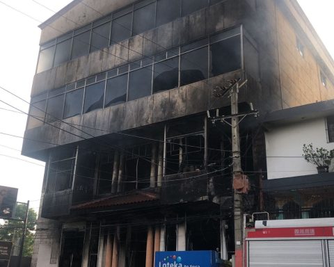 Se registra incendio en mueblería de la avenida Isabel Aguiar en Herrera