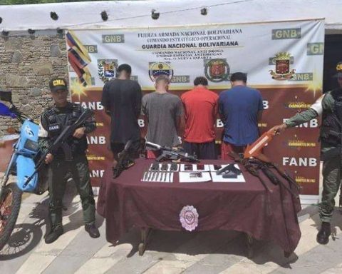 GNB arrested six subjects with 2,670 bullets and three AR-15s