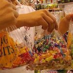 Halloween: These are the health recommendations when buying candy and costumes