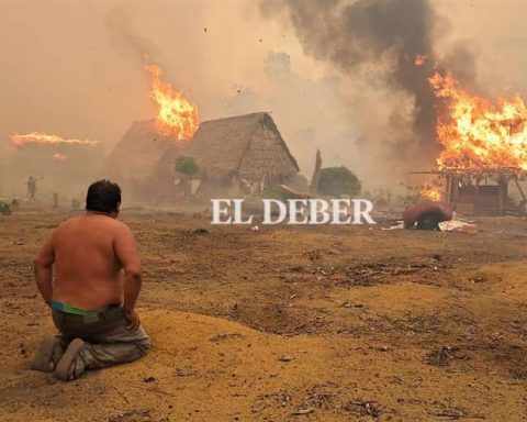 Impressive, the fire destroys 20 homes in a matter of minutes in a community in Riberalta