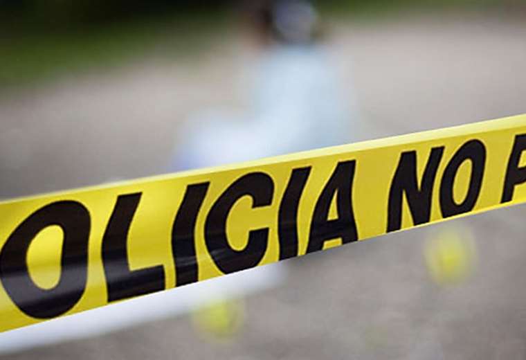 In Cotoca they investigate the death of a man, after the rescue of a woman with a stab wound to the neck