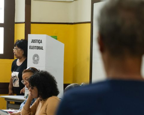 In Niterói, 38 people are taken to the police station for electoral crimes