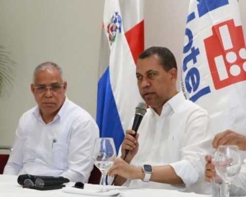 Indotel clausura emisora y negocio de internet ilegal en Cotuí