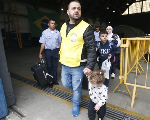 “It’s not possible to live in Lebanon”, says man who brought family to Brazil