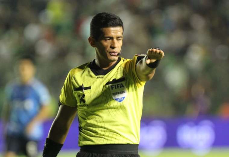 Ivo Méndez from Santa Cruz leads the ranking of referees in the Professional Division