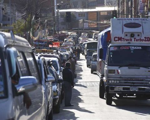 La Paz faces a day of protest with 60 blockade points and lack of supplies