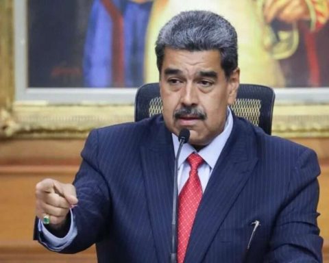 Maduro: Cuba deserves to choose its path and has earned that right