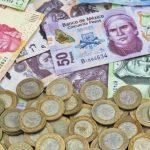 Mexican peso closes stable after Banxico minutes and US inflation