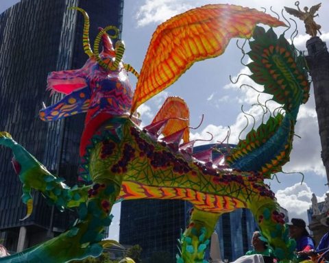 Monumental alebrijes parade through the streets of CDMX