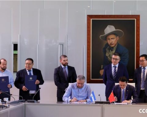 More revelry with the Chinese: Ortega authorizes another loan of more than 70 million dollars for Enacal