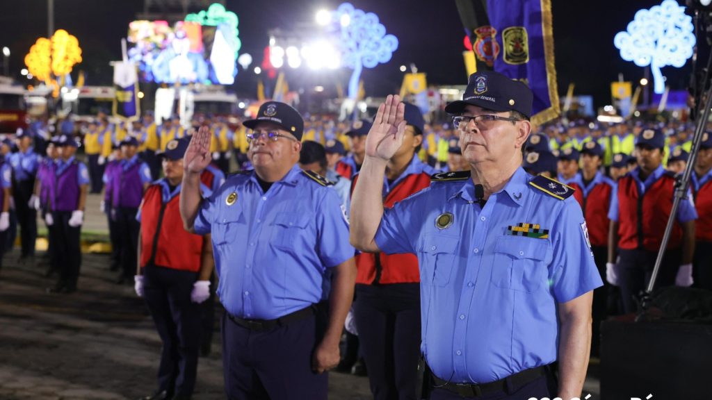 Ortega inflates the pool of general commissioners of the Police. Name two new ones and there are already more than 70 with that degree