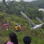 Avioneta pierde control al aterrizar en Guainía; piloto se salva de milagro