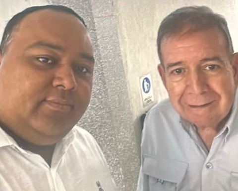 Police denounce a lawyer from Edmundo González's team