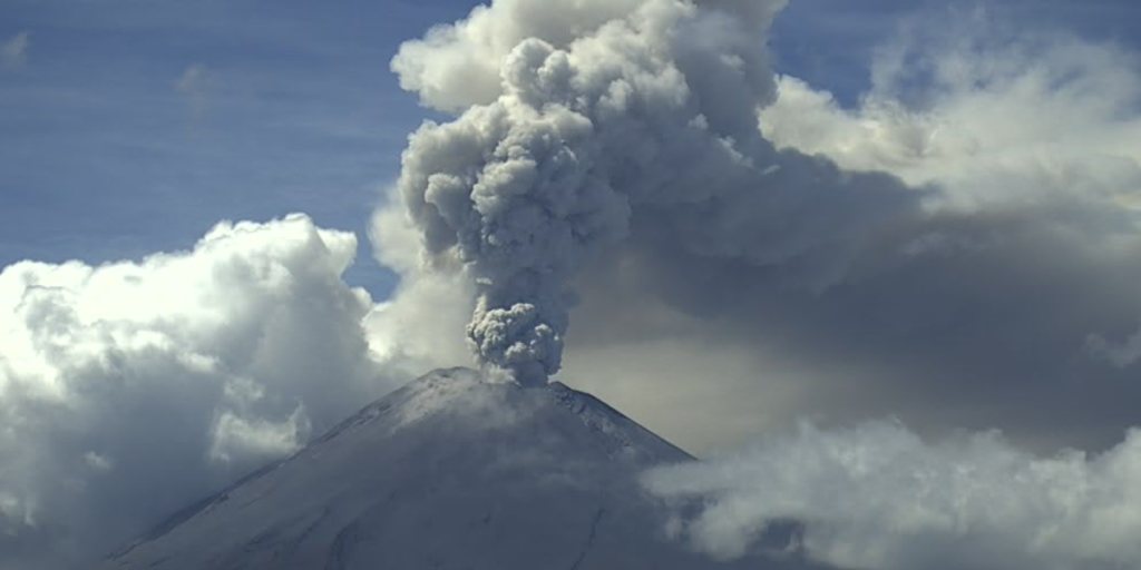 Popocatépetl: volcanotectonic earthquake and ash fall, thus the activity of "Don Goyo" in the last 24 hours