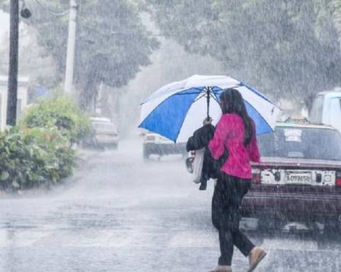 COE  emite alerta para 3 provincias y DN por onda tropical