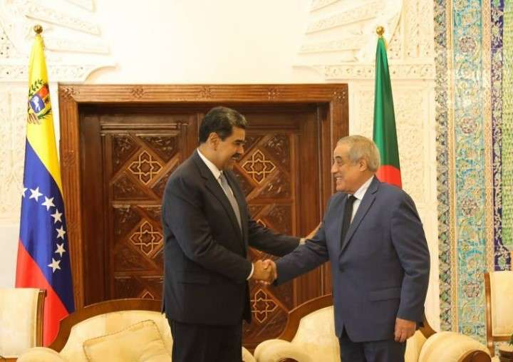 President Maduro arrives in Algeria after attending the Brics Summit