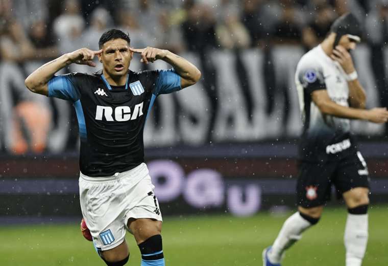 Racing tied (2-2) on its visit to Corinthians in the first leg of the South American semi-finals