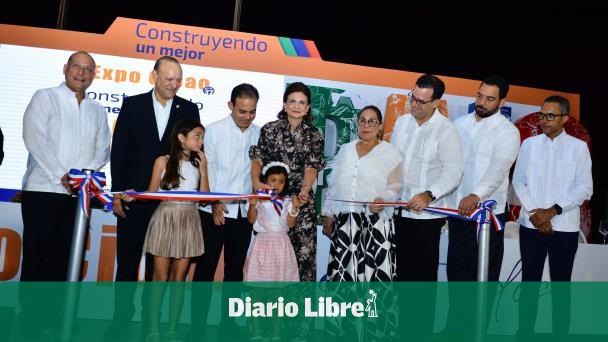 Raquel Peña participates in the opening of Expo Cibao