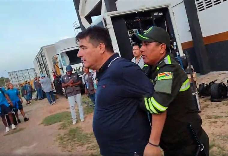 Real SC coach attacked a Bolívar assistant at the exit of the stadium