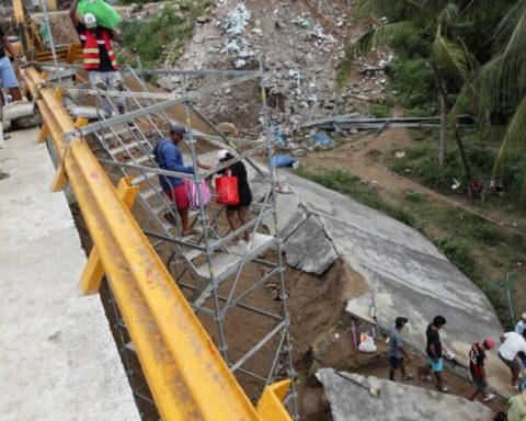 SEP deploys brigades in Acapulco to clean schools affected by John