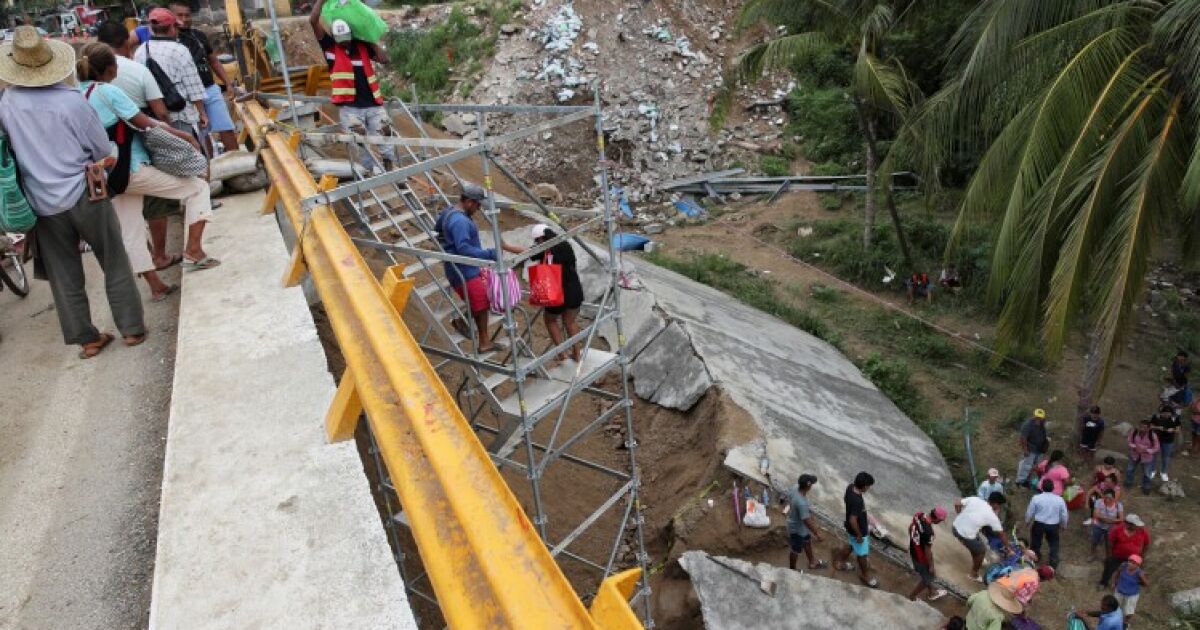 SEP deploys brigades in Acapulco to clean schools affected by John