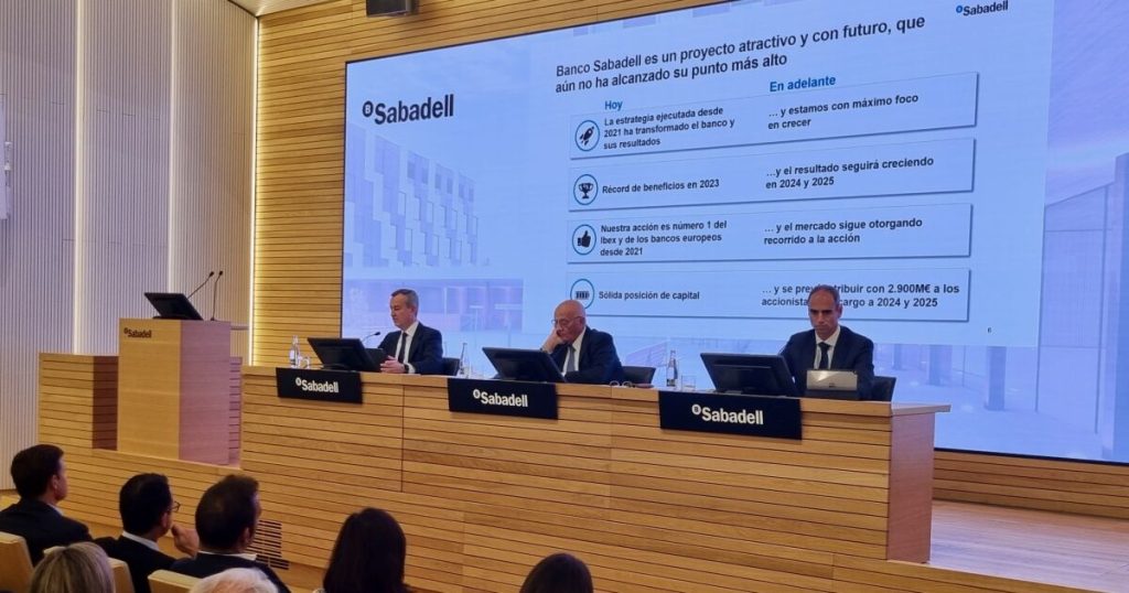 Sabadell defends that a solo operation gives more value to the brand