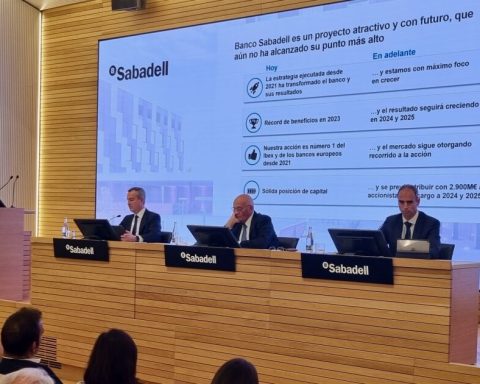 Sabadell defends that a solo operation gives more value to the brand