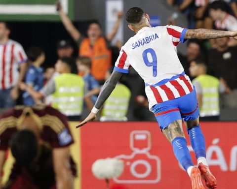 Sanabria returns the World Cup hope to Paraguay