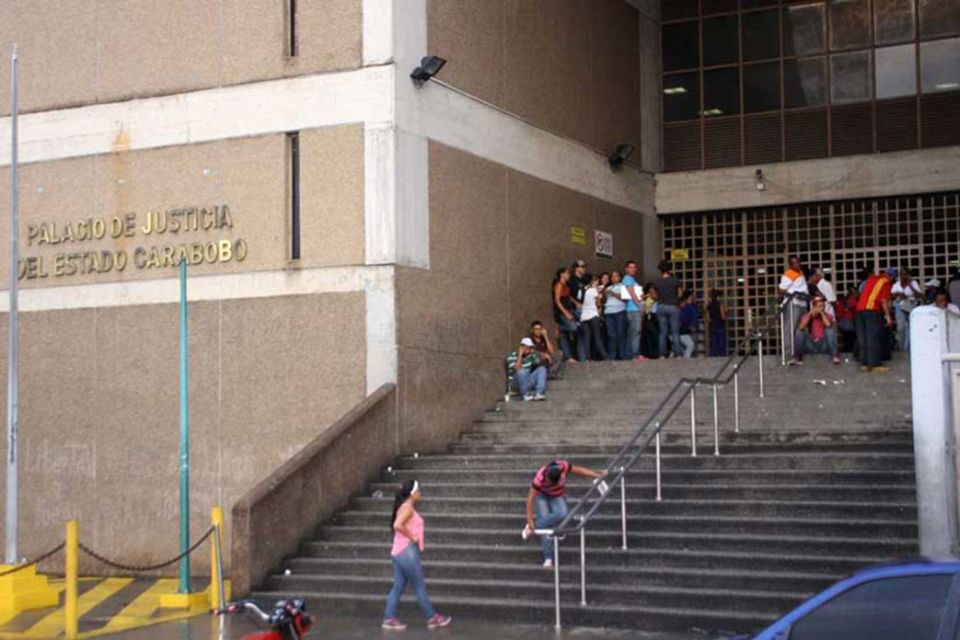 Seven teenagers arrested for protests in Carabobo were put on trial