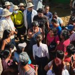 Sheinbaum tours neighborhood affected by hurricane in Acapulco