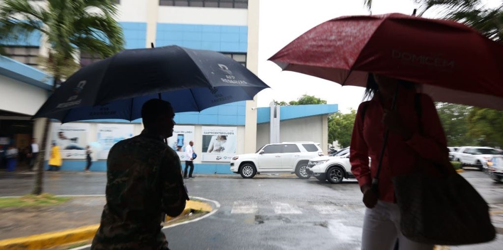 Aguaceros, tormentas eléctricas y ráfagas de viento para este lunes; varias provincias en alerta