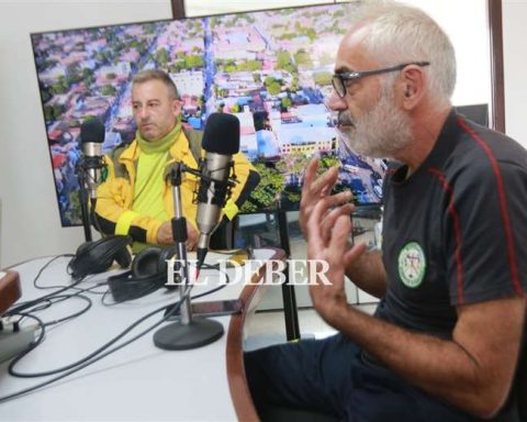 Spanish firefighters highlight the organization of civil society and the technical level of those who fight fire