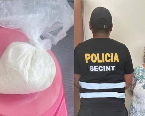 Tacna: Woman arrested when she was carrying cocaine alkaloid hidden in a bottle