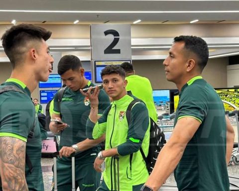 The Bolivian team landed in Argentina in search of points