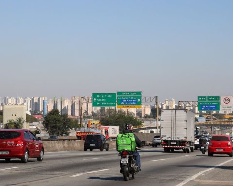 Three pilgrims die after being run over in Dutra on their way to Aparecida