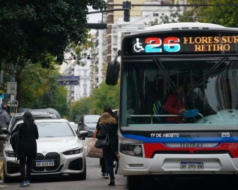 Transport strike, cuts and pickets against the government of Javier Milei