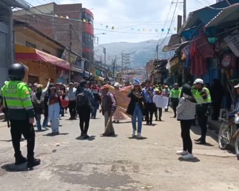 Transporters mobilize in Huancayo and demand the closure of businesses (VIDEO)