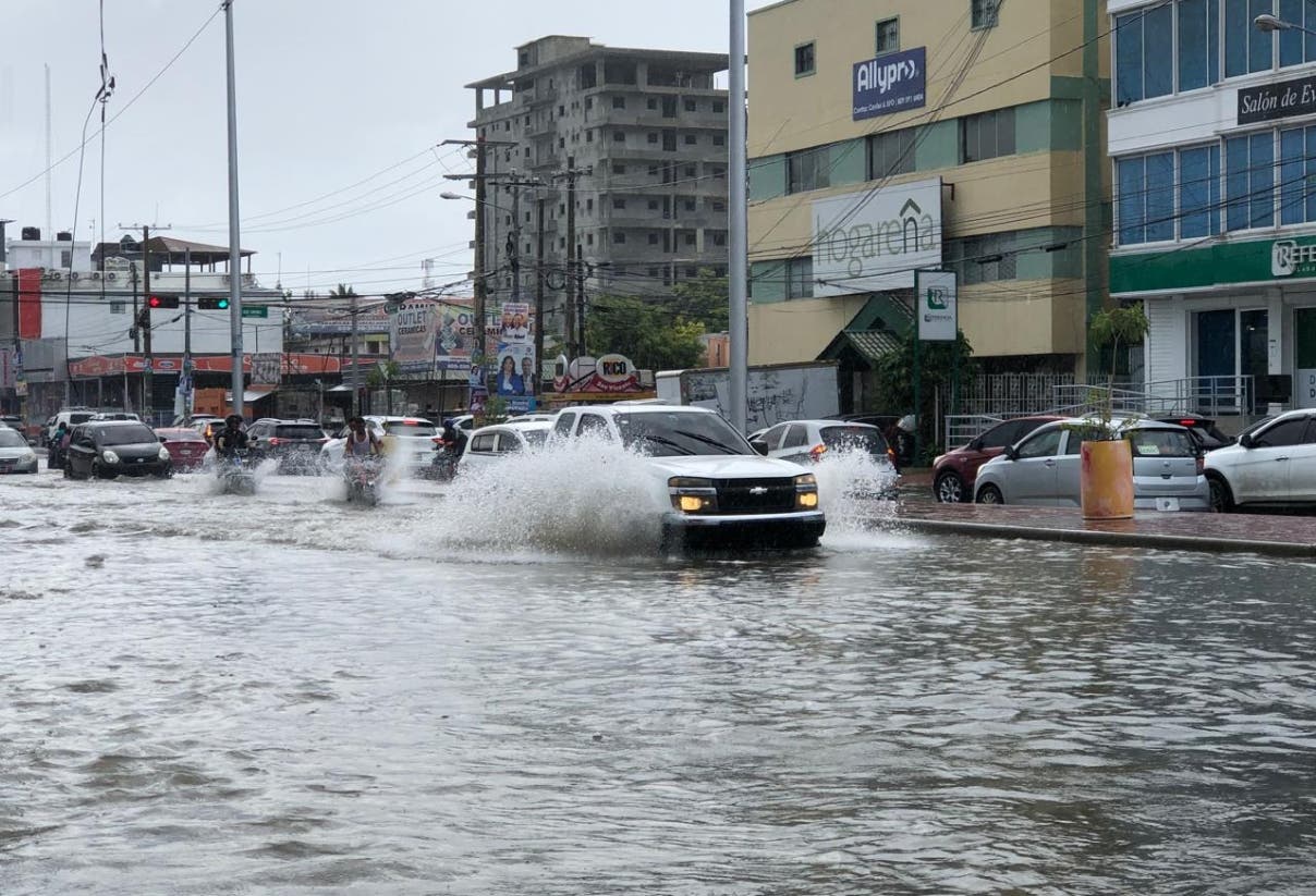 Vaguada y onda tropical aumentarán lluvias este jueves