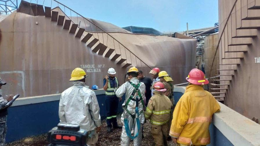 Reportan dos desaparecidos tras implosión en destilería Brugal