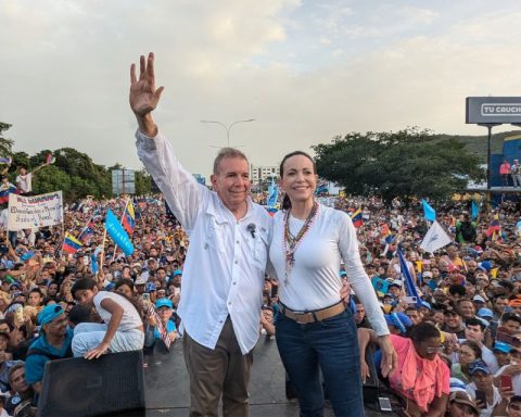 Edmundo González María Corina Machado Anzoátegui Recorrido de los candidatos Comando con Venezuela